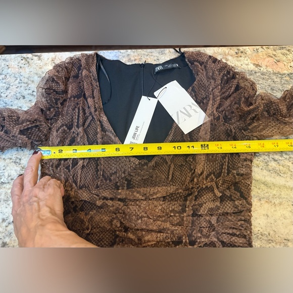 Zara Elegant Brown Snake Print Dress with ruching. Size S. NWT - Picture 6 of 15